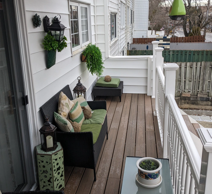 deck area with chairs